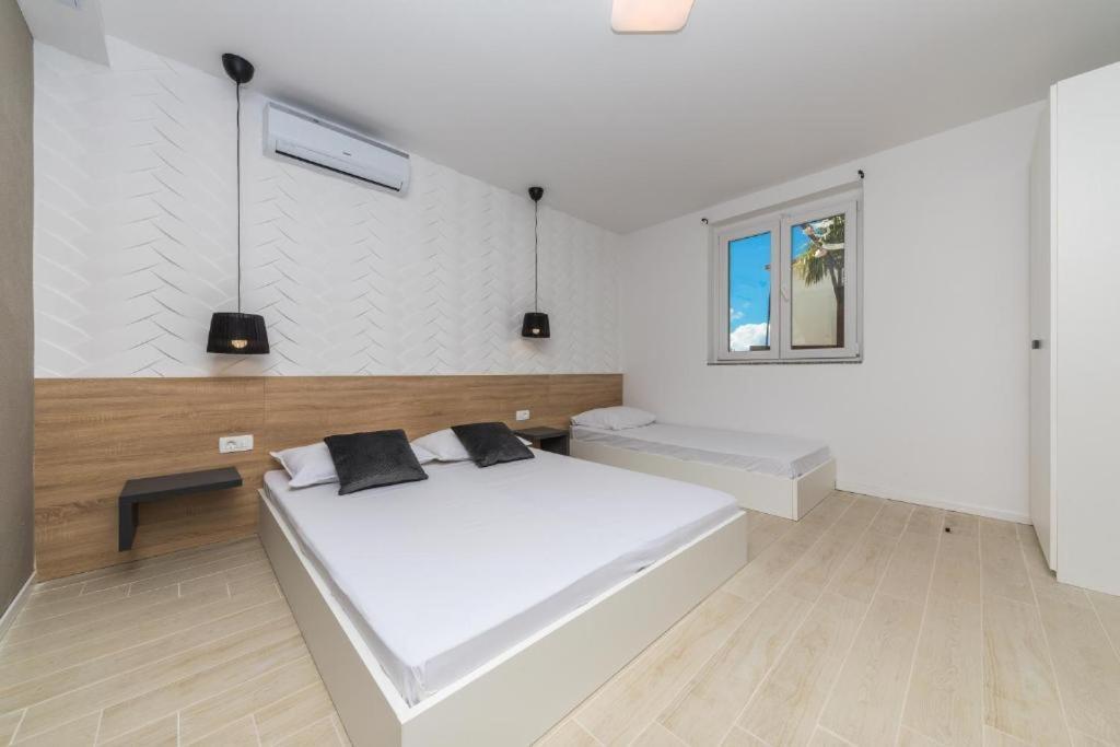 Apartments Gavran 2. Baska Voda Bagian luar foto