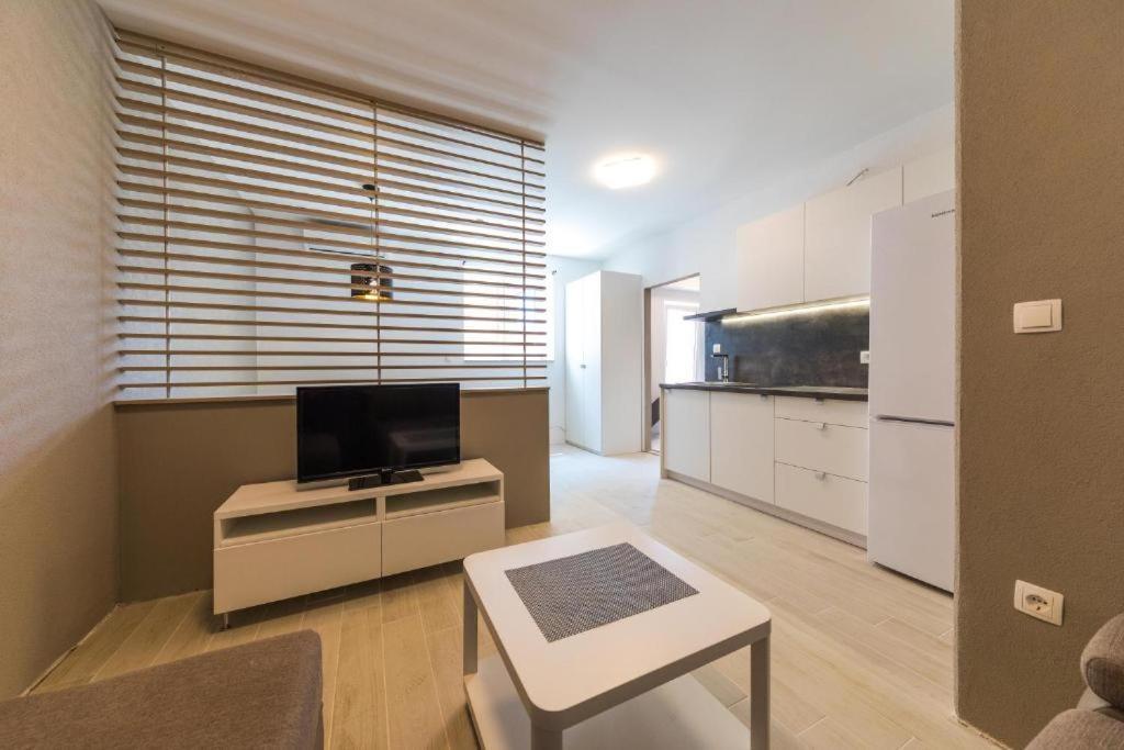 Apartments Gavran 2. Baska Voda Bagian luar foto
