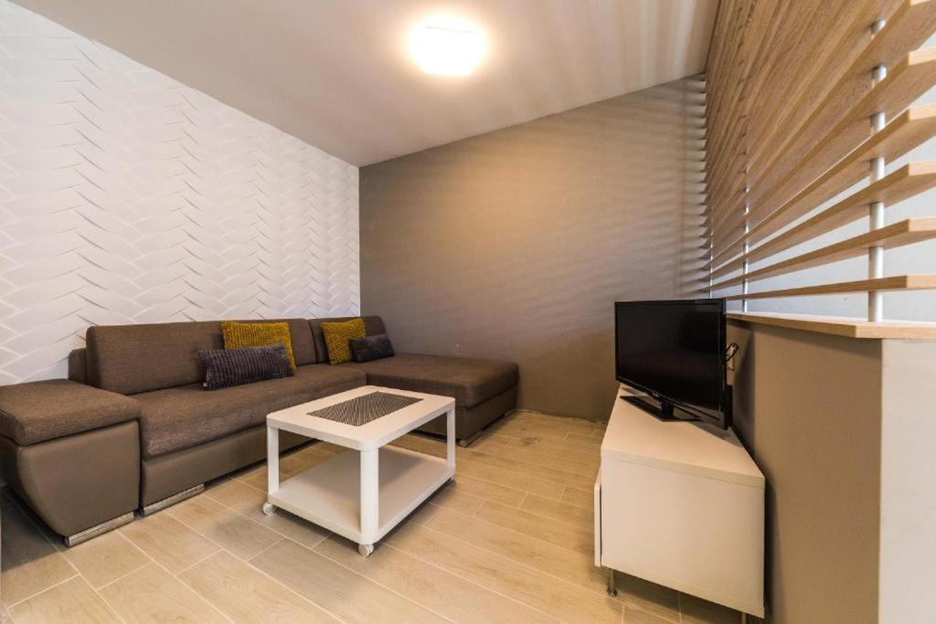 Apartments Gavran 2. Baska Voda Bagian luar foto
