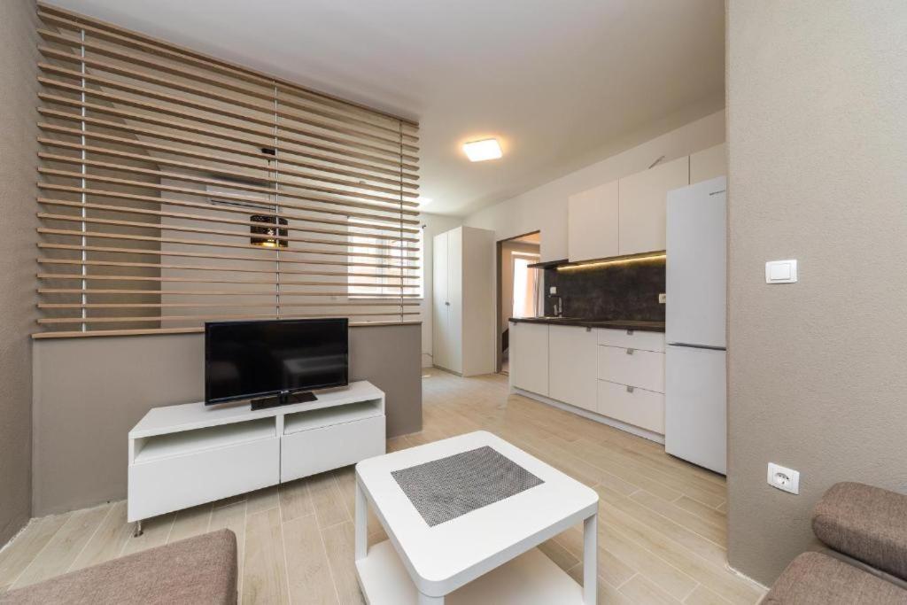 Apartments Gavran 2. Baska Voda Bagian luar foto