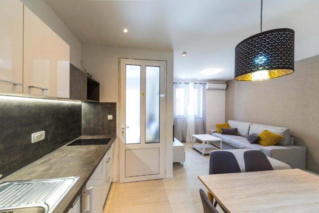 Apartments Gavran 2. Baska Voda Bagian luar foto